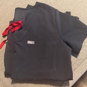 FIGS SCRUB SET - Charcoal Gray